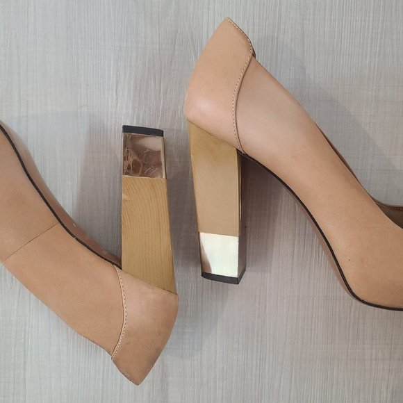 BCBG Nude Open Toe High Heels w Wood Accent Heel & Bronze Detailing - Picture 6 of 8